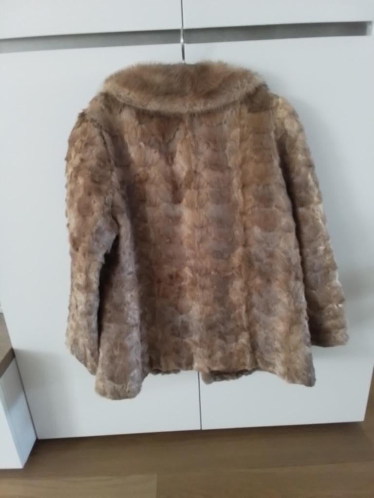 Kort nerts bont jasje, Kleding | Dames, Ophalen of Verzenden, Zo goed als nieuw, Maat 38/40 (M), Bruin