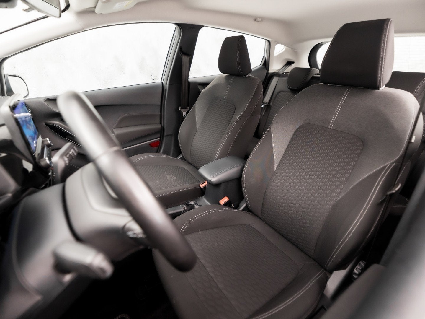 Foto 13 van Ford Fiesta 1.0 EcoBoost Hybrid Titanium Sport (APPLE CARPLA