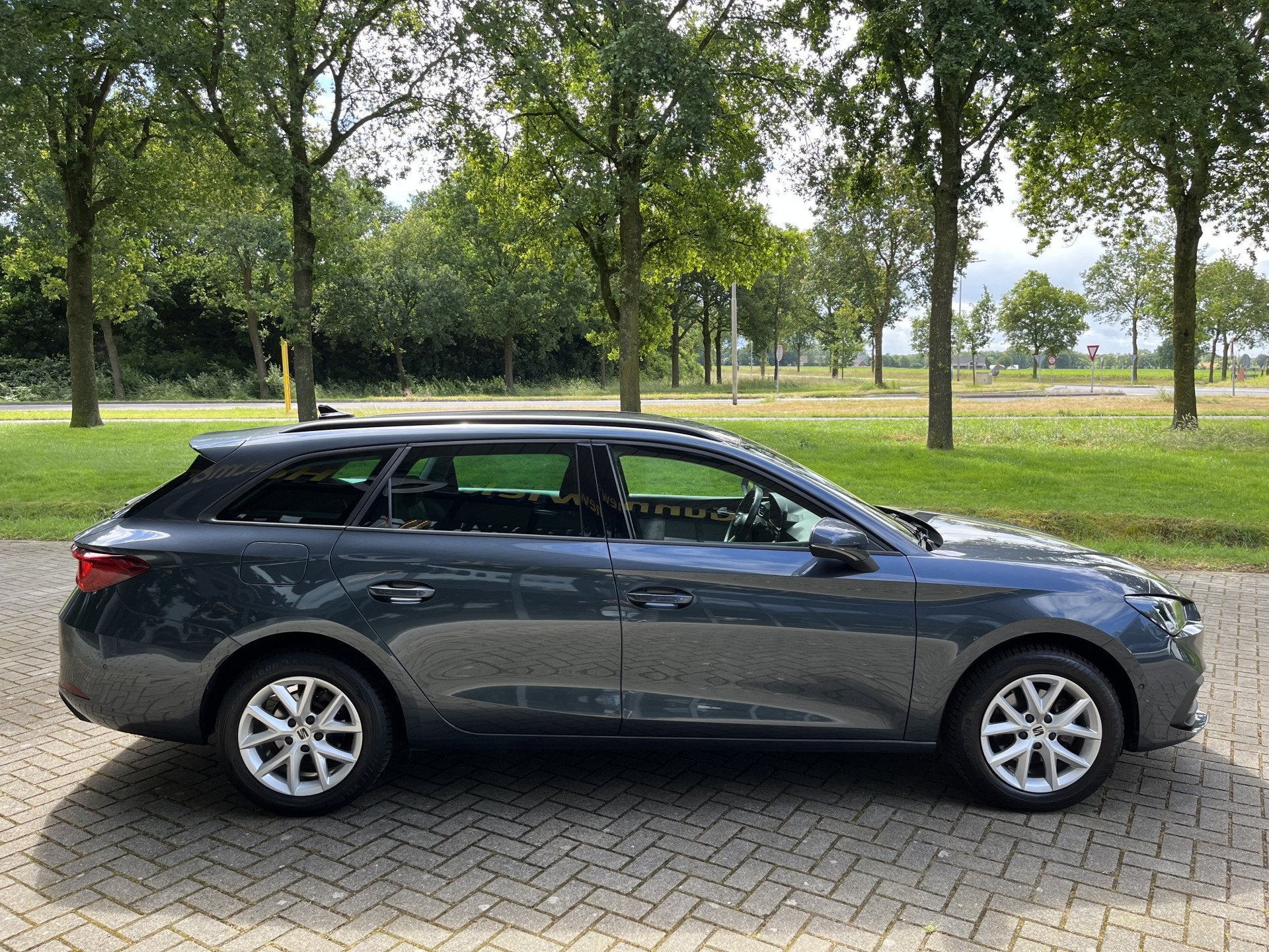 SEAT Leon Sportstourer 1.0 eTSI Style Business Intense | AUT, Stof, Gebruikt, Euro 6, 1290 kg