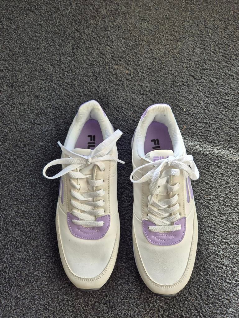 Leuke Fila sneakers, maat 39!, Ophalen of Verzenden, Zo goed als nieuw, Sneakers of Gympen