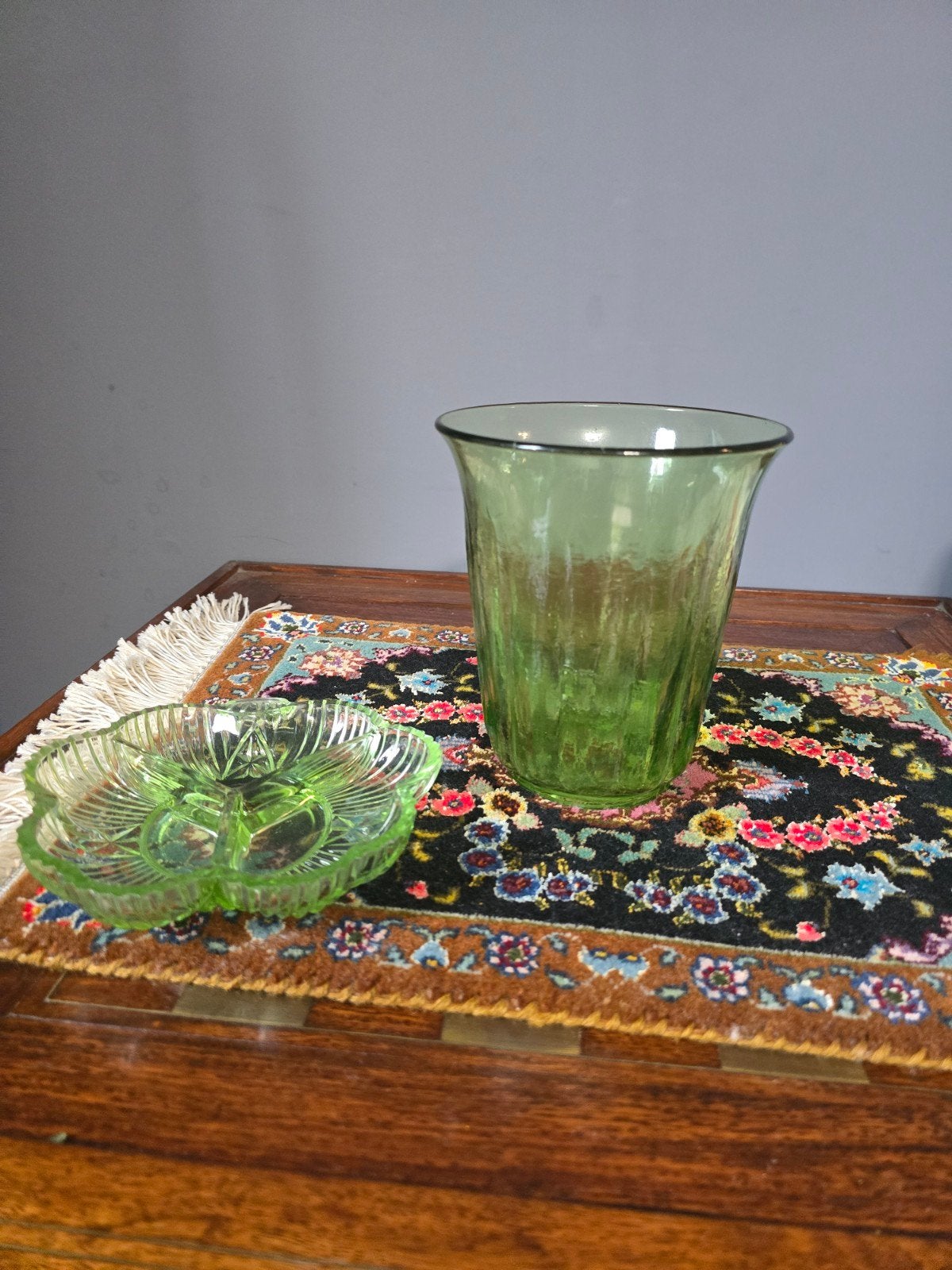Groene glazen notenschaal en vaas set, Ophalen of Verzenden