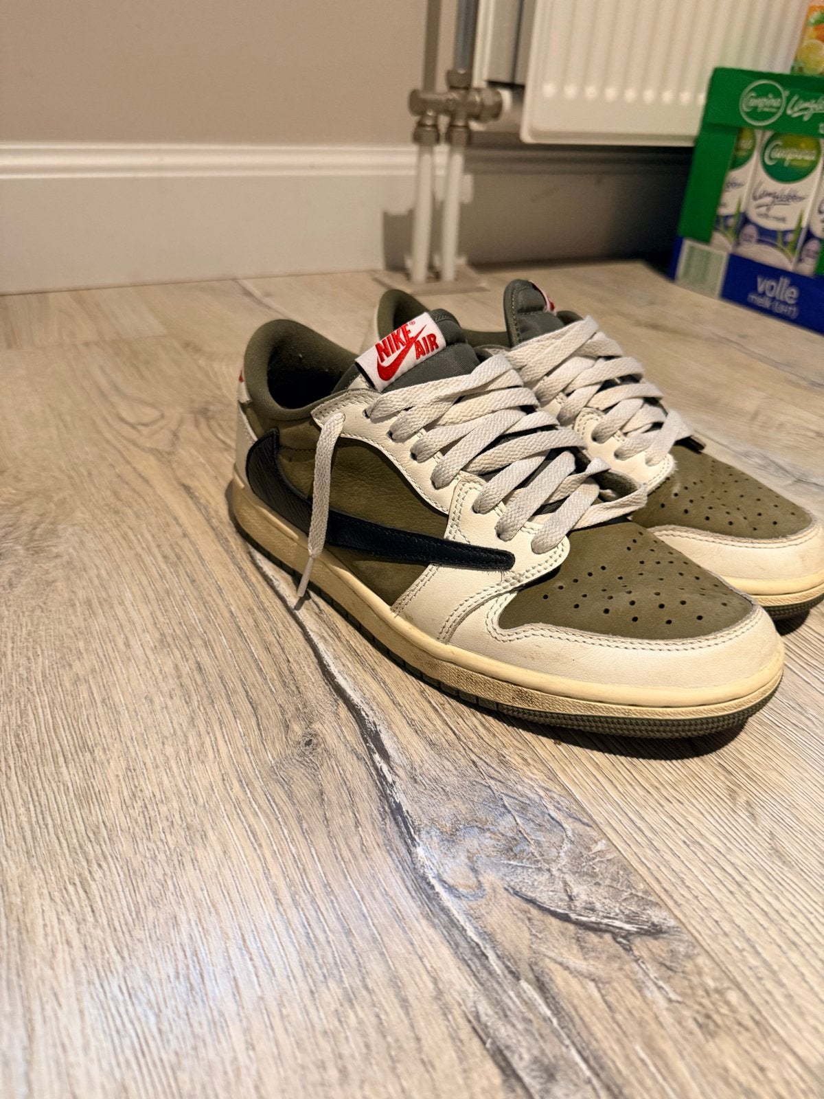 Travis Scott x Air Jordan 1 Low OG 'Olive' 40, Ophalen of Verzenden, Gedragen, Overige kleuren, Sneakers of Gympen