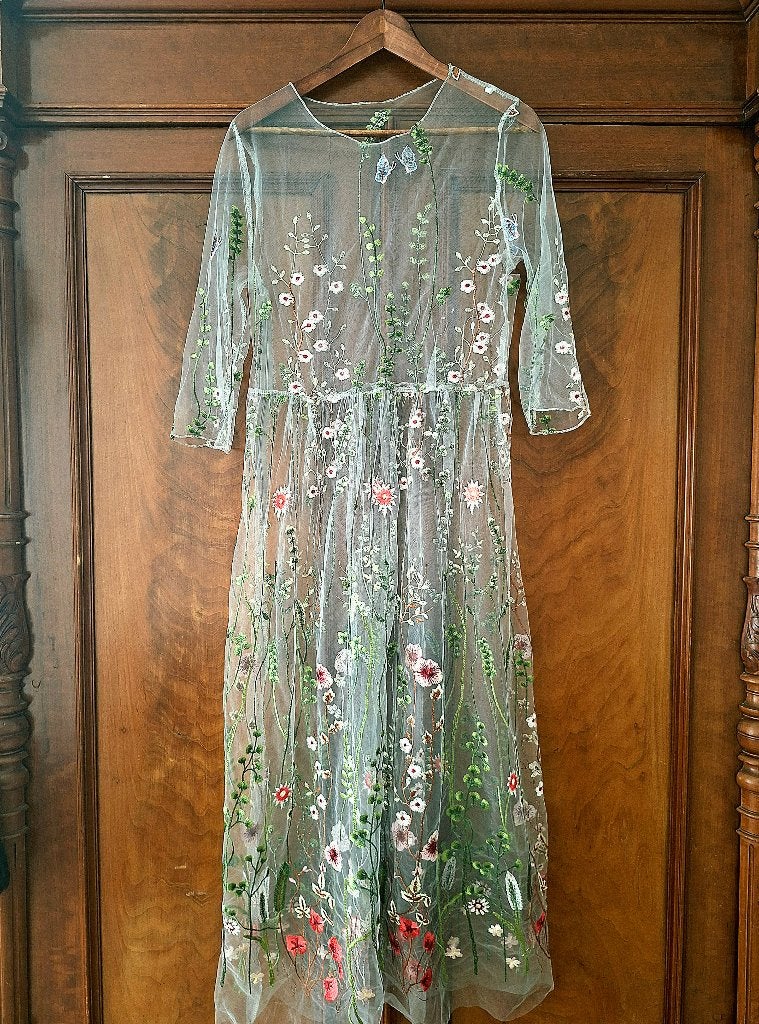 Vintage Franse jurk met geborduurde bloemen, Meerkleurig, Zo goed als nieuw, Maat 36 (S), Onder de knie