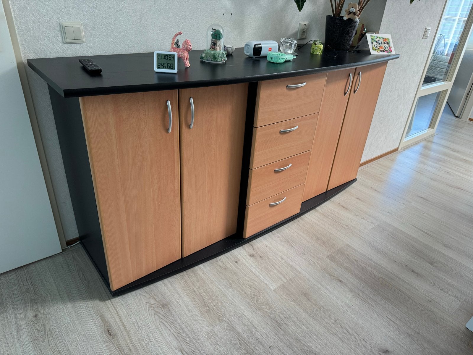 **Gratis**. Breed dressoir van 2,5 meter met lades en deuren, Huis en Inrichting, Ophalen, Gebruikt, 200 cm of meer, Met lade(s)