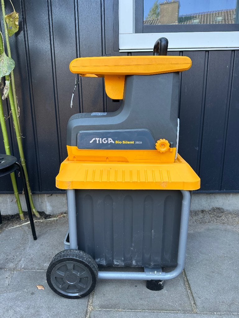 Stiga takkenversnipperaar Bio Silent 2500, Tuin en Terras, Ophalen, Stiga, Zo goed als nieuw, Met opvangbak