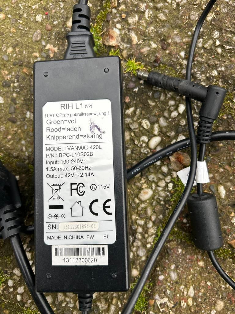 RIH L1 (V2) Oplader 42V 2.14A - VAN90C-420L, Fietsen en Brommers, Ophalen, Gebruikt