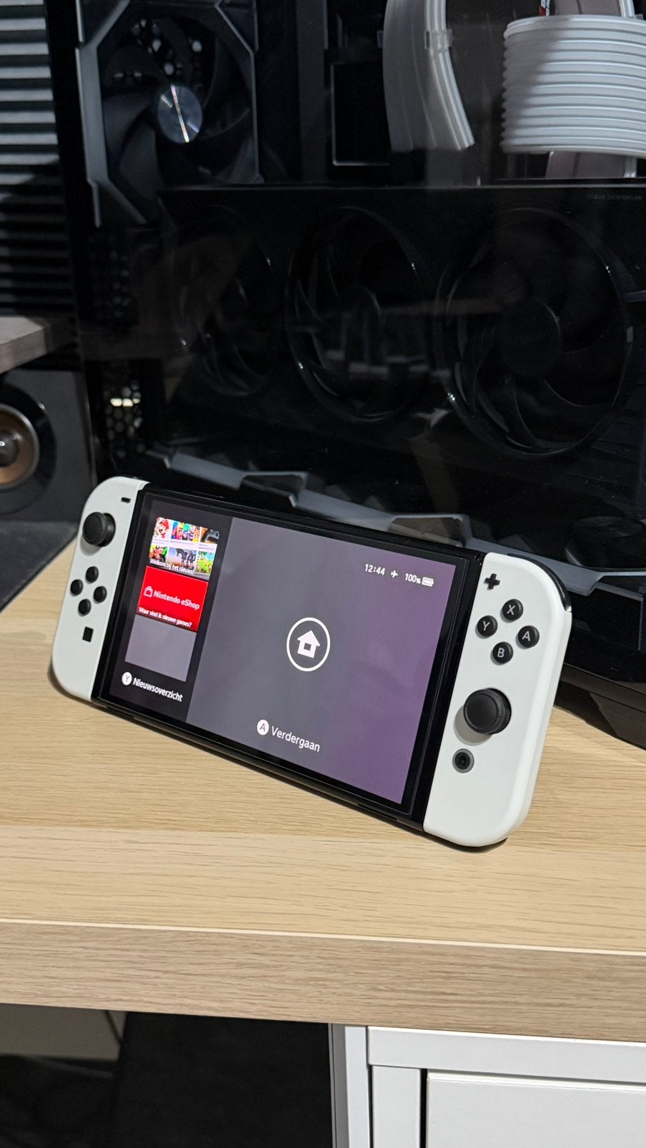 Nintendo Switch Oled + 4 Games, Ophalen, Zo goed als nieuw, Met 1 controller, Switch OLED