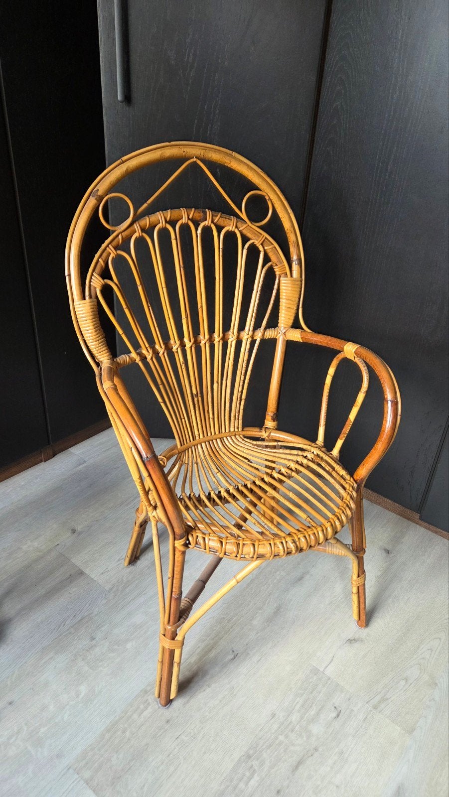 Leuke rotan kinderstoel voor de kinderkamer, Kinderen en Baby's, Kinderstoelen, Ophalen, Zo goed als nieuw