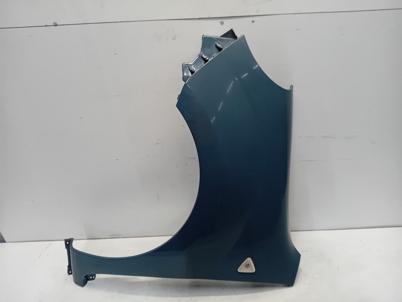 Voorscherm links Renault Kangoo, Onderdelen@venauto.nl, Van der Ven Autorecycling B.V., Gebruikt, Ettenseweg 76, 4706 PB Roosendaal, The Netherlands