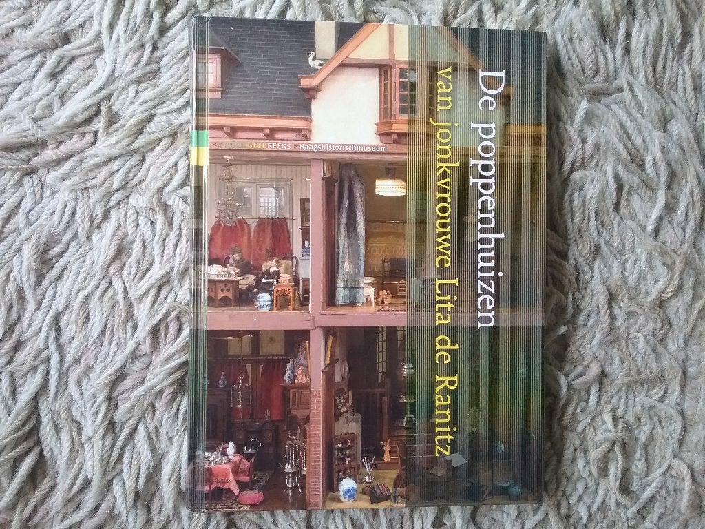 De poppenhuizen van Lita de Ranitz / R van Lit (2018; boek), Ophalen of Verzenden, Zo goed als nieuw, Overige typen