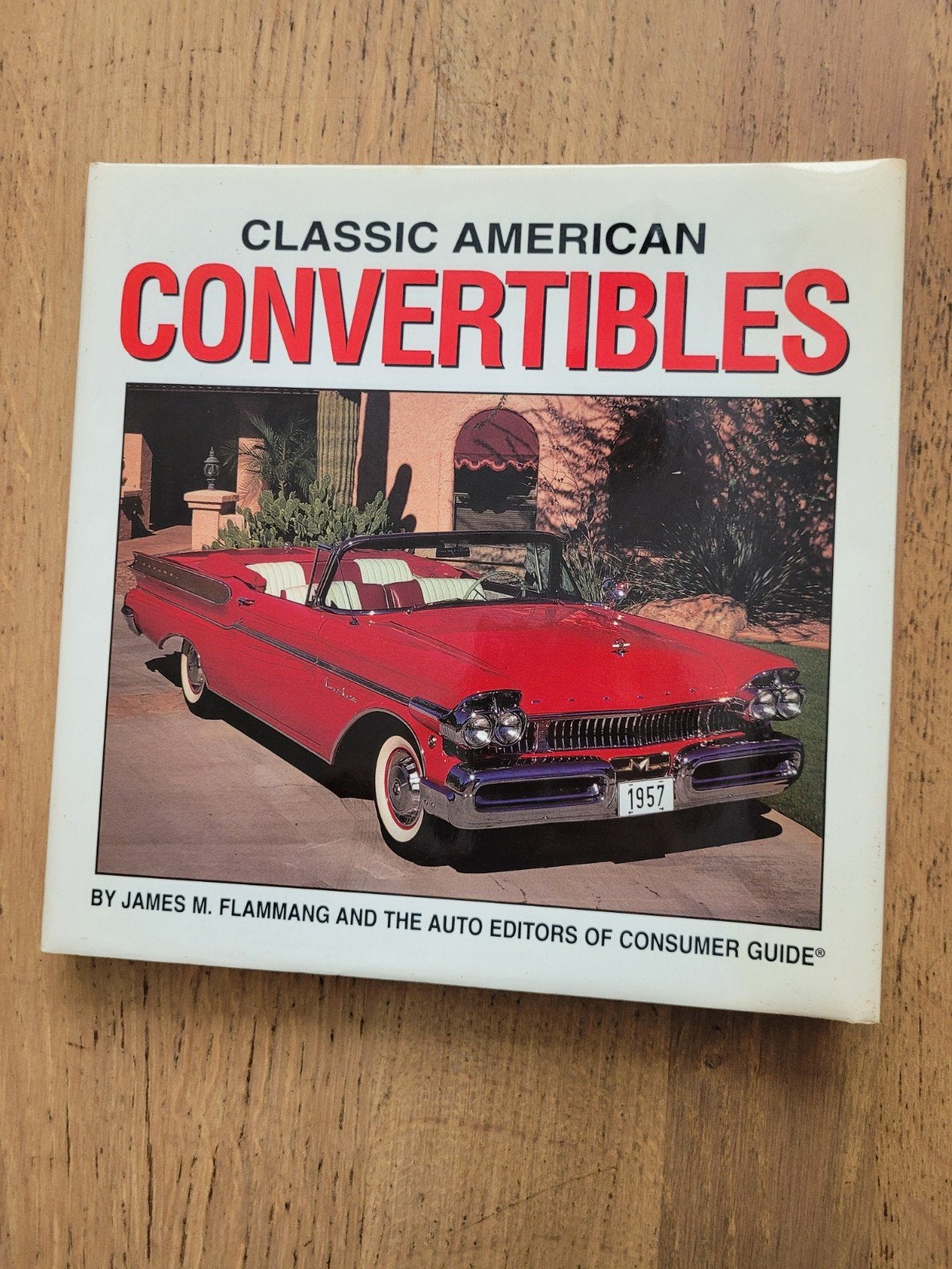 Engels boek: Classic American Convertibles, Ophalen of Verzenden, Gelezen, Algemeen, James M. Flammang en The Auto Editors of Consumer Guide