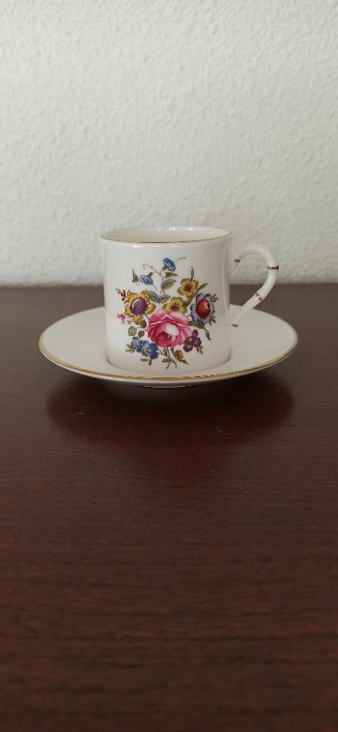 Royal Worcester Bournemouth thee kopjes, Ophalen