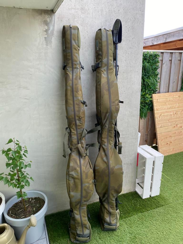 2x sonik Hengelhoes Camouflage , korda , nash , trakker, Ophalen of Verzenden, Gebruikt, Koffer of Tas