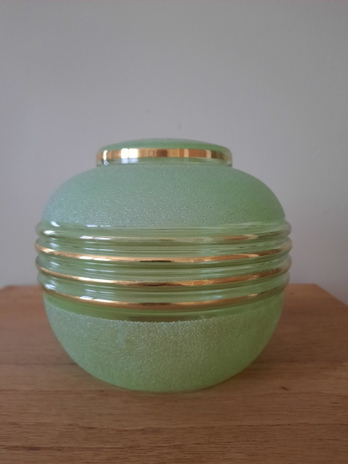 Vintage uranium glas lampenkap met gouden banden, Ophalen of Verzenden