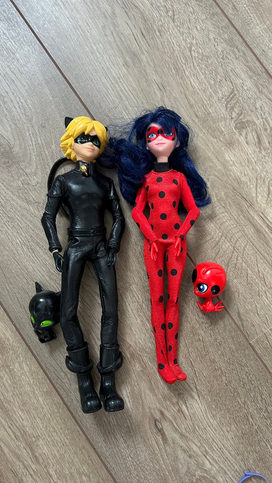 Barbie miraculous Ladybug en Cat Noir, Ophalen of Verzenden, Zo goed als nieuw
