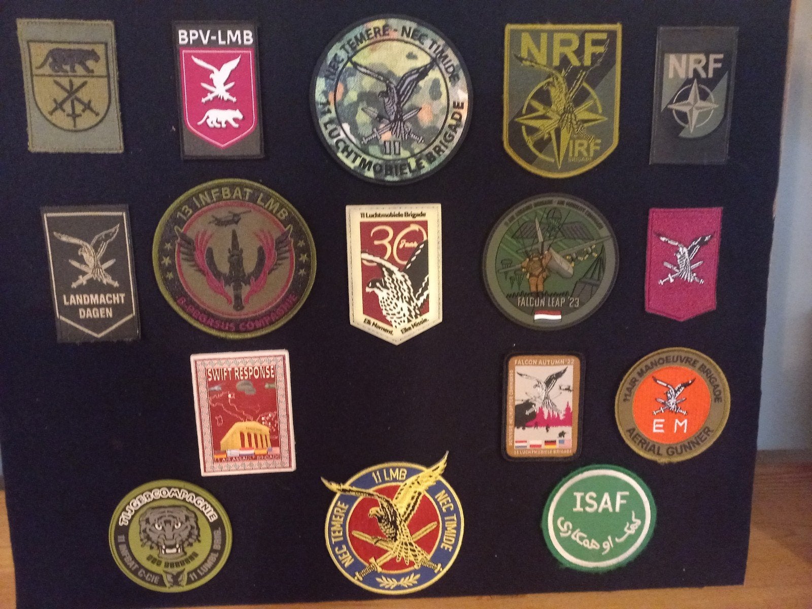 Luchtmobiele Brigade Patches - Diverse Emblemen, Verzamelen, Ophalen of Verzenden, Landmacht, Nederland, Embleem of Badge