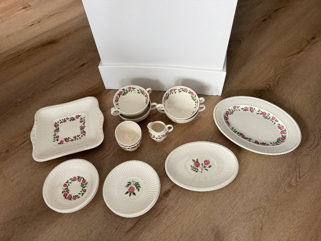 Wedgwood Rosalind, Overige typen, Ophalen of Verzenden, Zo goed als nieuw, Wedgwood