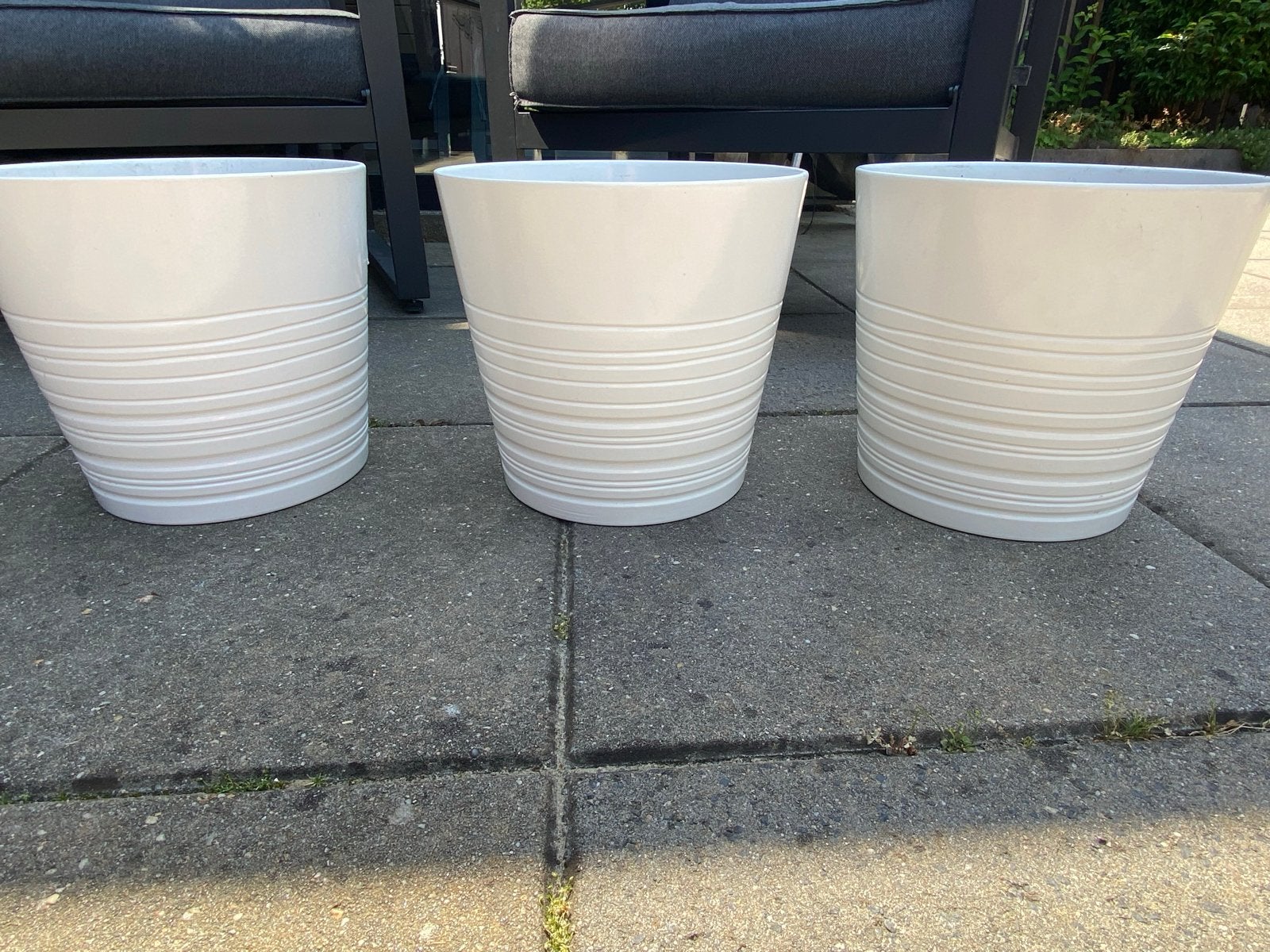 Set van 3 stenen en witte bloempotten, Tuin en Terras, Bloempotten, Gebruikt, Steen, Binnen, Minder dan 40 cm, 25 tot 40 cm, Rond