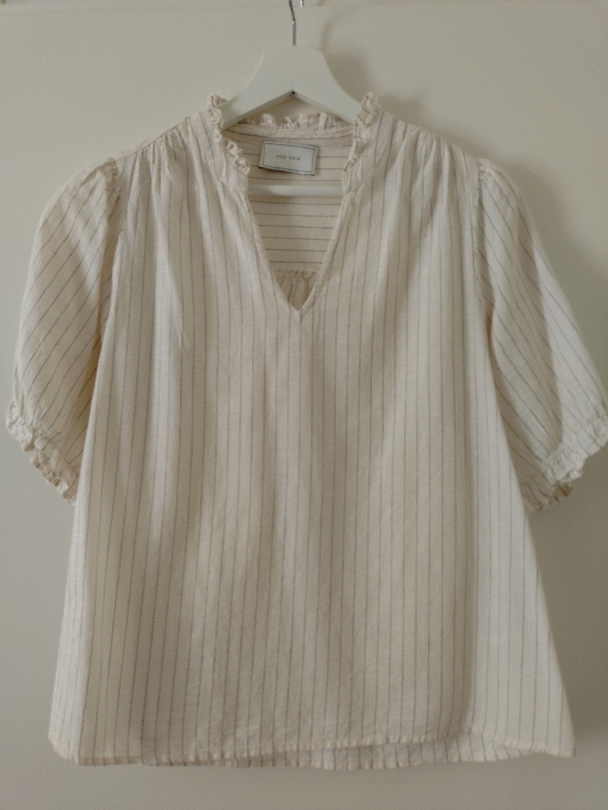Te koop beige Neo Noir Odesa blouse maat 38 100% katoen, Kleding | Dames, Blouses en Tunieken, Maat 38/40 (M), Neo Noir, Beige