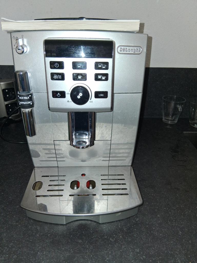 De'Longhi ECAM23.12X Volautomatische Koffiemachine, Gebruikt, Koffiemachine, 4 tot 10 kopjes, Afneembaar waterreservoir