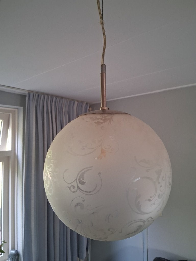 hanglamp met glazen bol, Ophalen