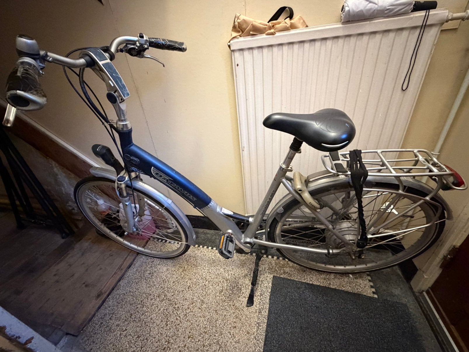 Opknap fiets elektrisch batavus, Ophalen, Gebruikt, 30 tot 50 km per accu, Batavus