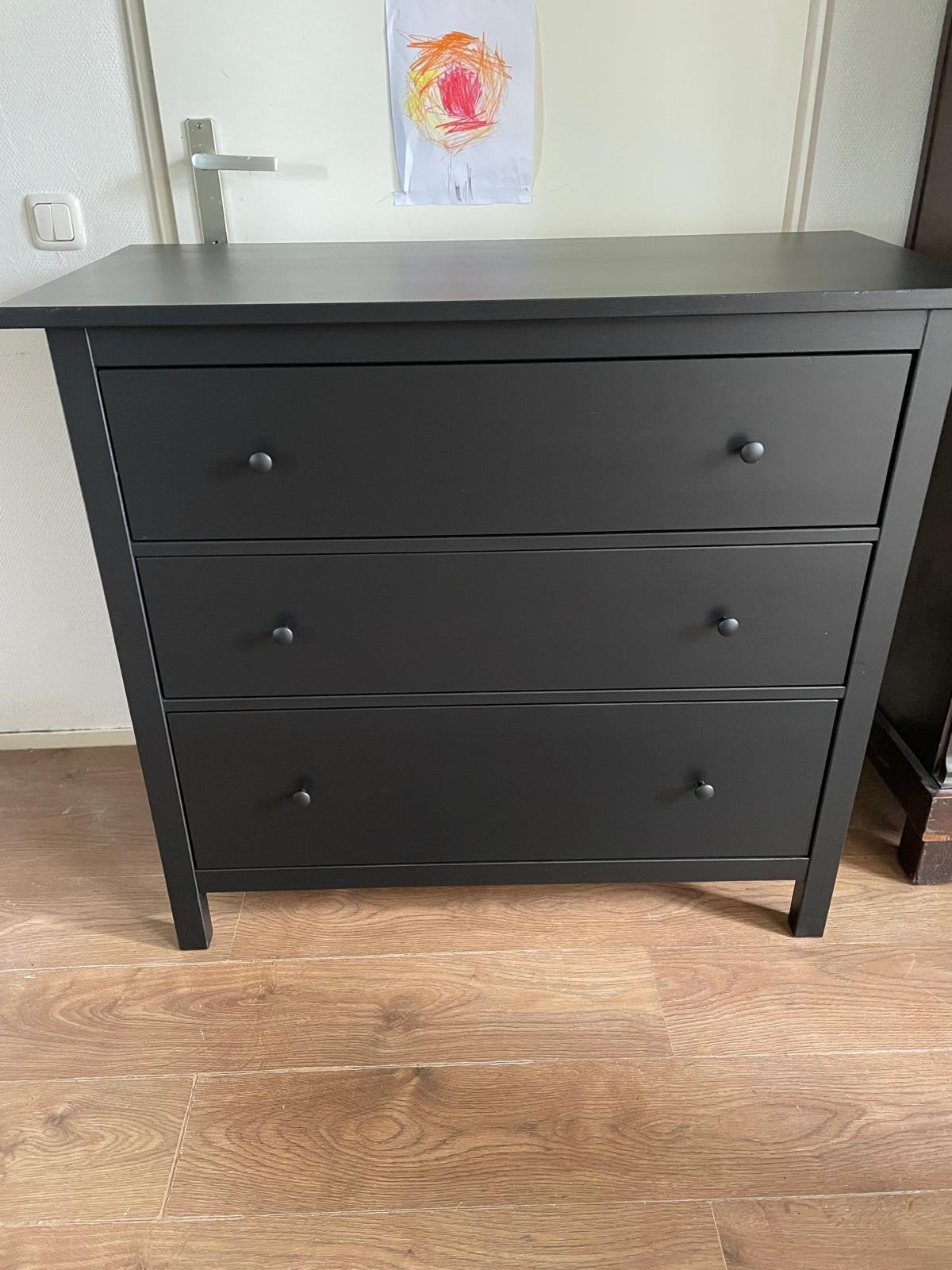 Hemnes ladekast, Huis en Inrichting, Kasten | Ladekasten, Ophalen, 100 tot 150 cm, 5 laden of meer, Zo goed als nieuw