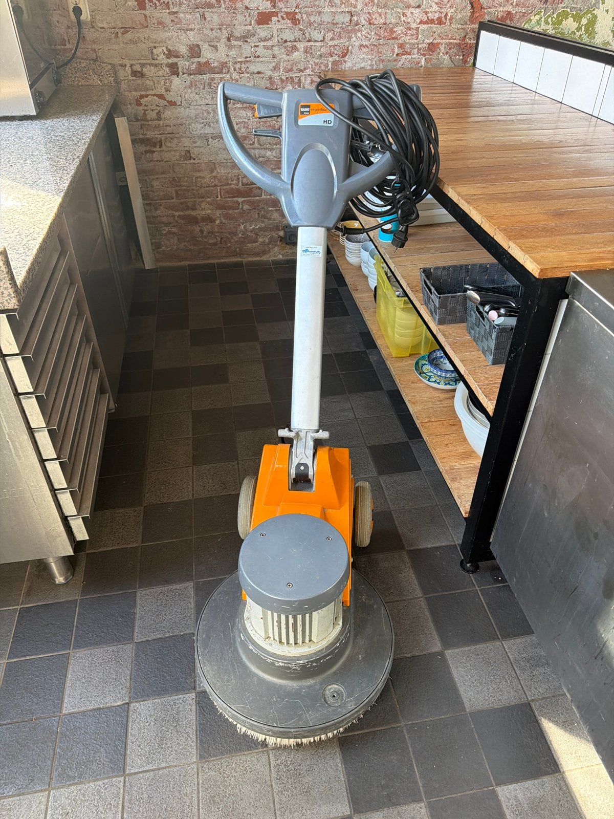Taski Ergodisc eenschijfsmachine, Ophalen, Gebruikt, Schrobmachine
