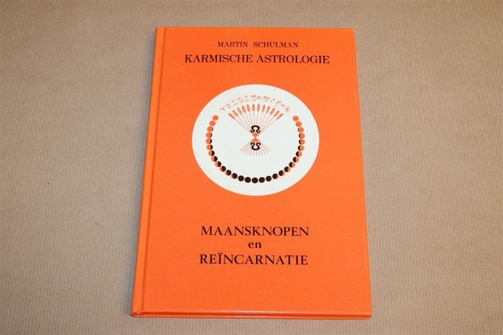 Karmische astrologie - Maansknopen en reïncarnatie, Boeken, Ophalen of Verzenden, Zo goed als nieuw, Overige onderwerpen, Achtergrond en Informatie