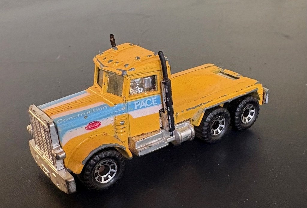 Matchbox Peterbilt Truck PACE CONSTRUCTION, Hobby en Vrije tijd, Ophalen of Verzenden, Gebruikt, Bus of Vrachtwagen