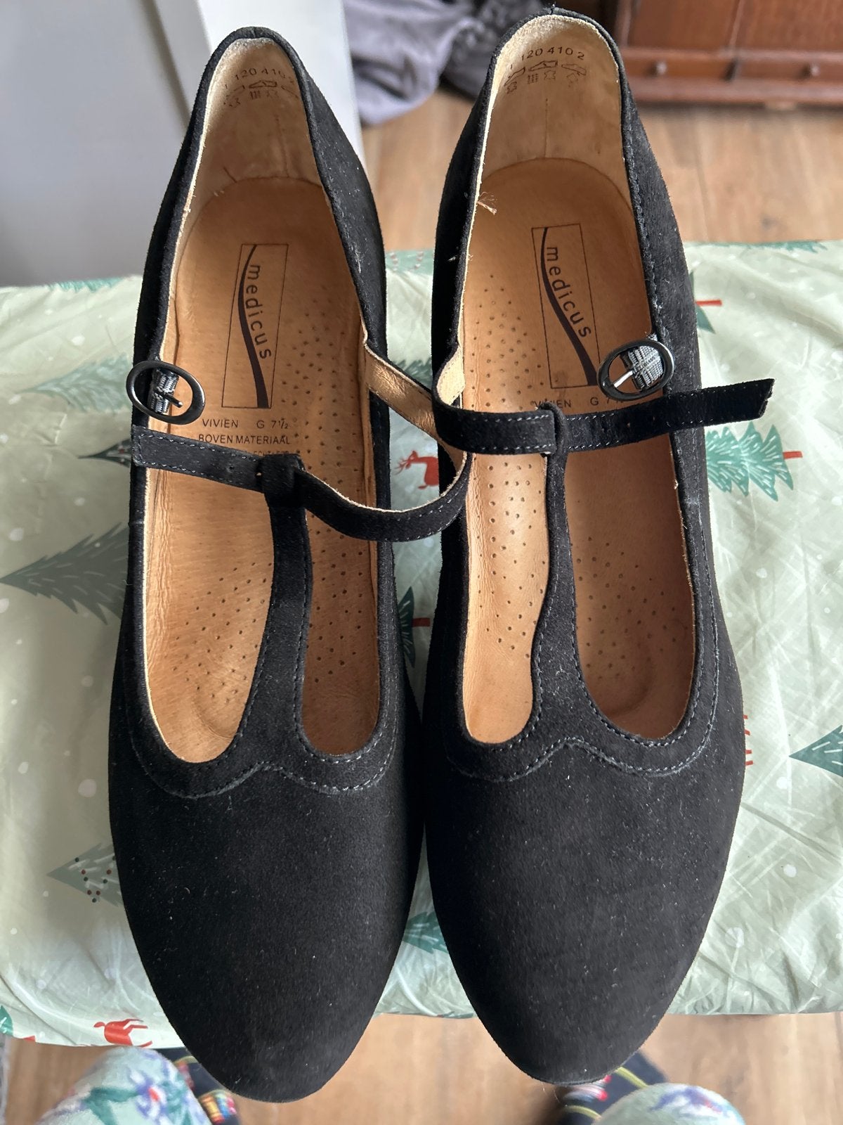 Medicus zwarte suède schoenen met bandje, maat 7 1/2, Ophalen of Verzenden, Zo goed als nieuw, Zwart, Schoenen met lage hakken