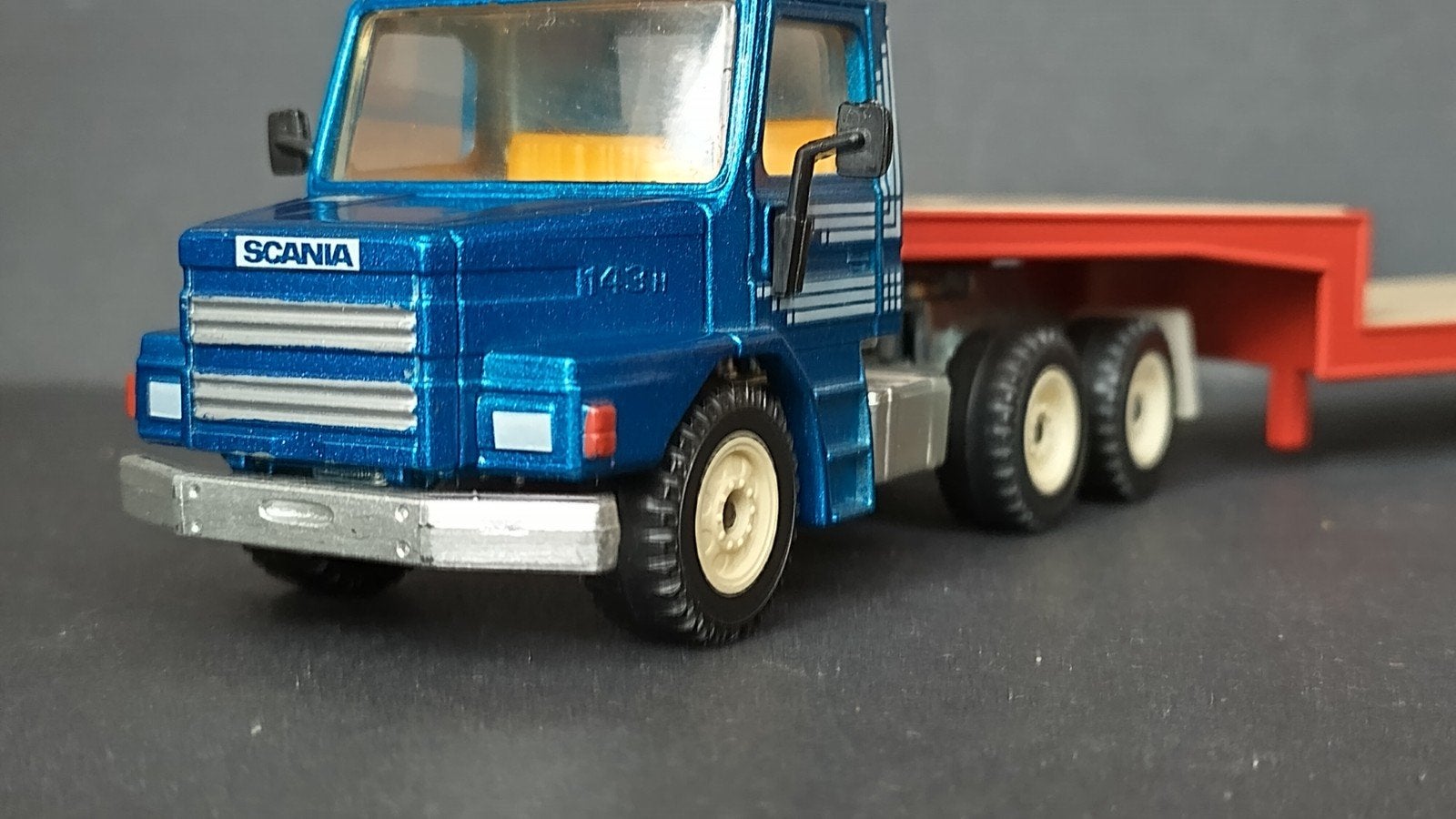Scania 143 H dieplader 1:55 Siku 3911 Pol, SIKU, Verzenden, Zo goed als nieuw, Bus of Vrachtwagen