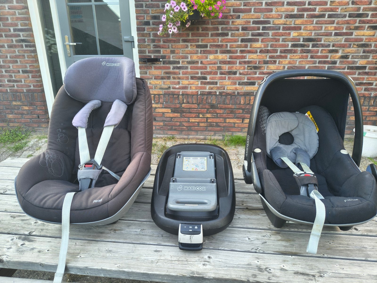 Maxi-Cosi autostoeltjes met FamilyFix base (0-4 jaar), Ophalen, Gebruikt, 9 t/m 18 kg, Verstelbare rugleuning