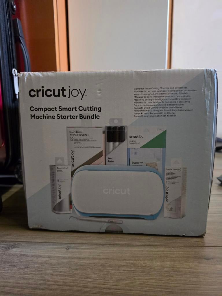 Cricut Joy Compact Smart Cutting Machine Starter Bundle, Hobby en Vrije tijd, Overige thema's, Nieuw, Kunststof, Machine
