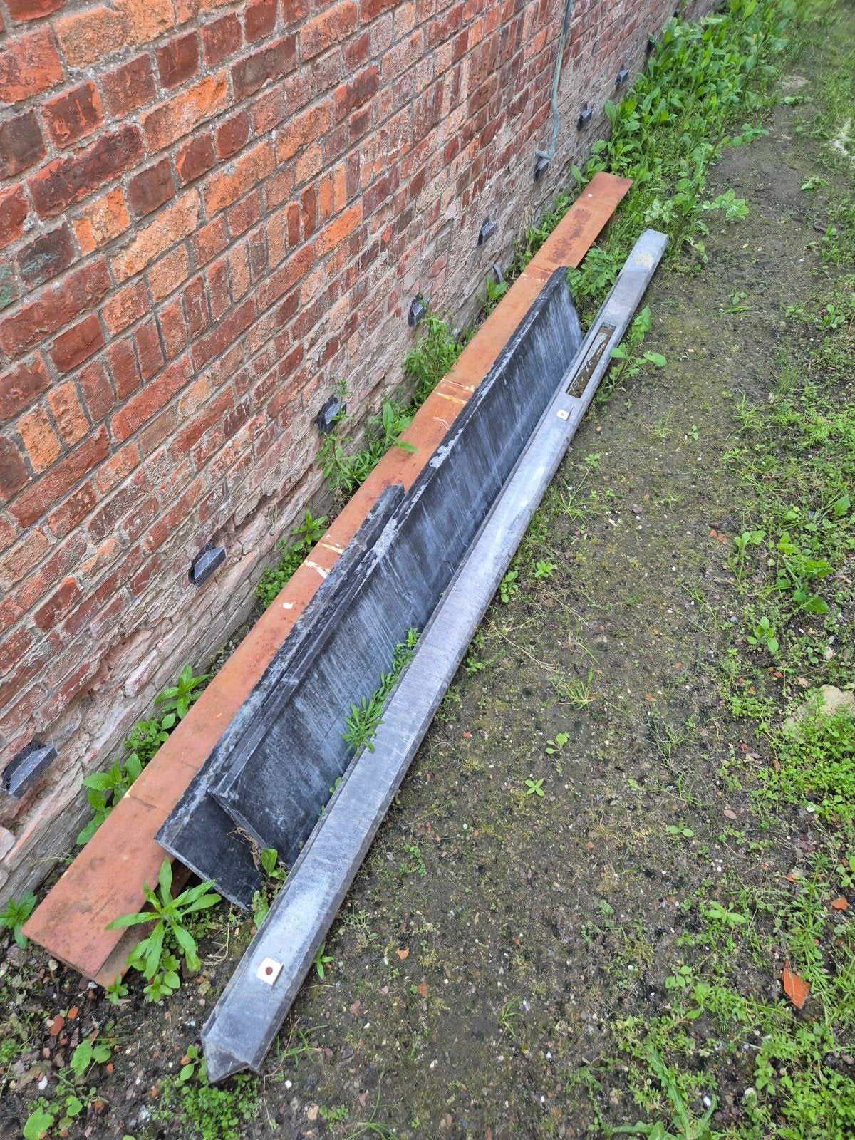 Schutting paal en plank beton, Doe-het-zelf en Verbouw, Metalen, Ophalen