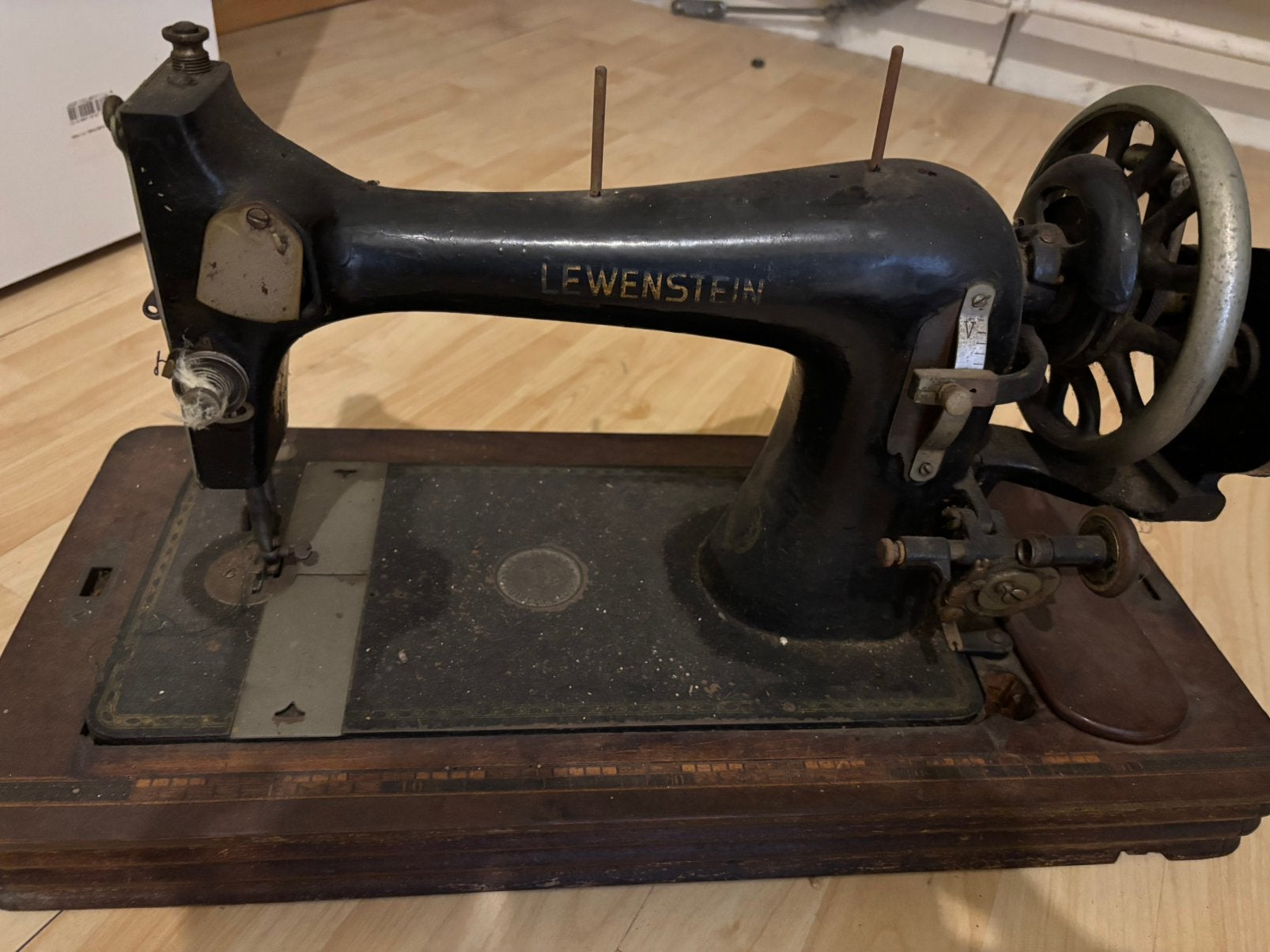 Twee antieke naaimachines, Antiek en Kunst, Ophalen