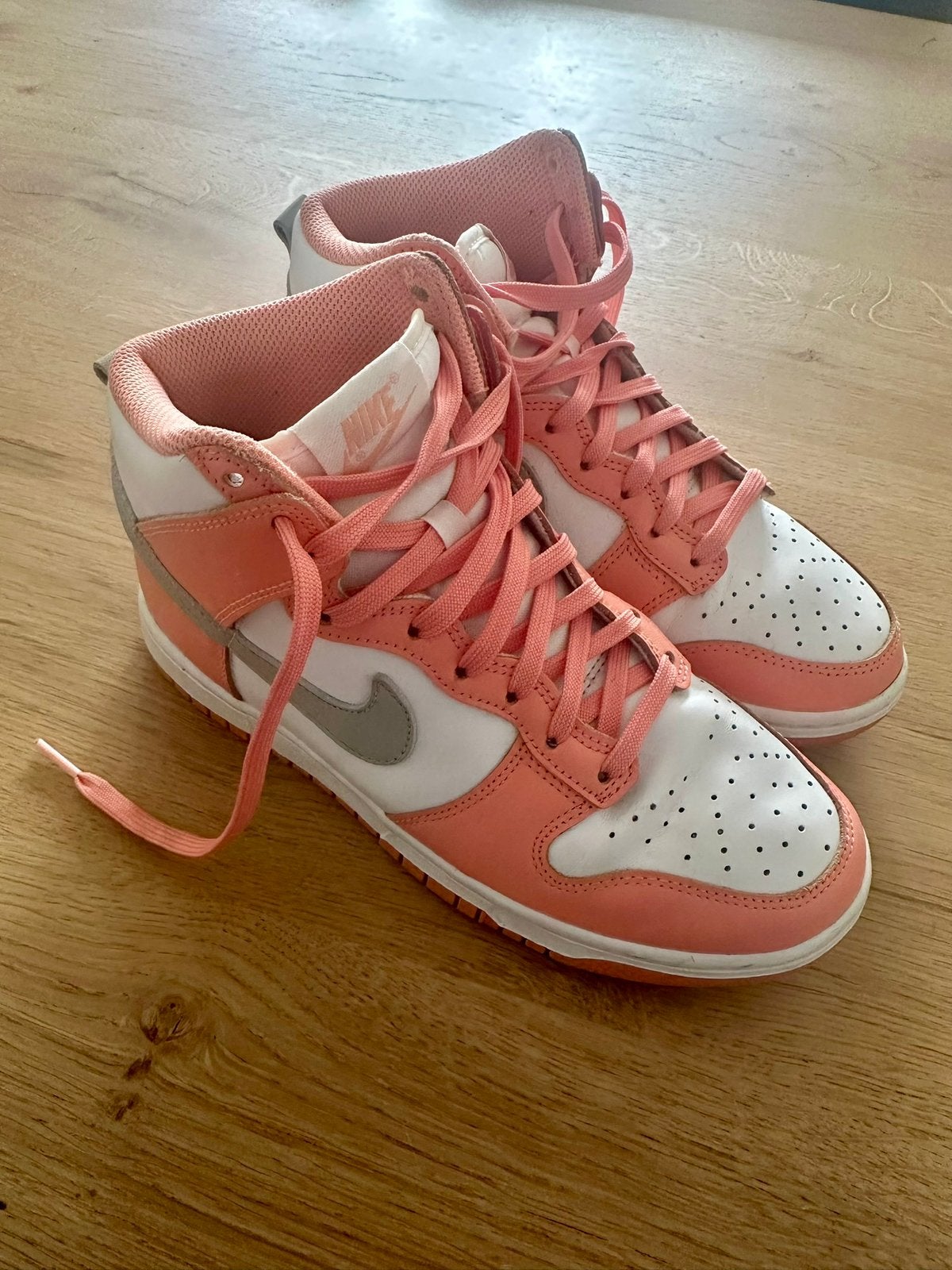 Nike Dunk High white salmon grey maat 38, Overige kleuren, Verzenden, Sneakers of Gympen, Zo goed als nieuw