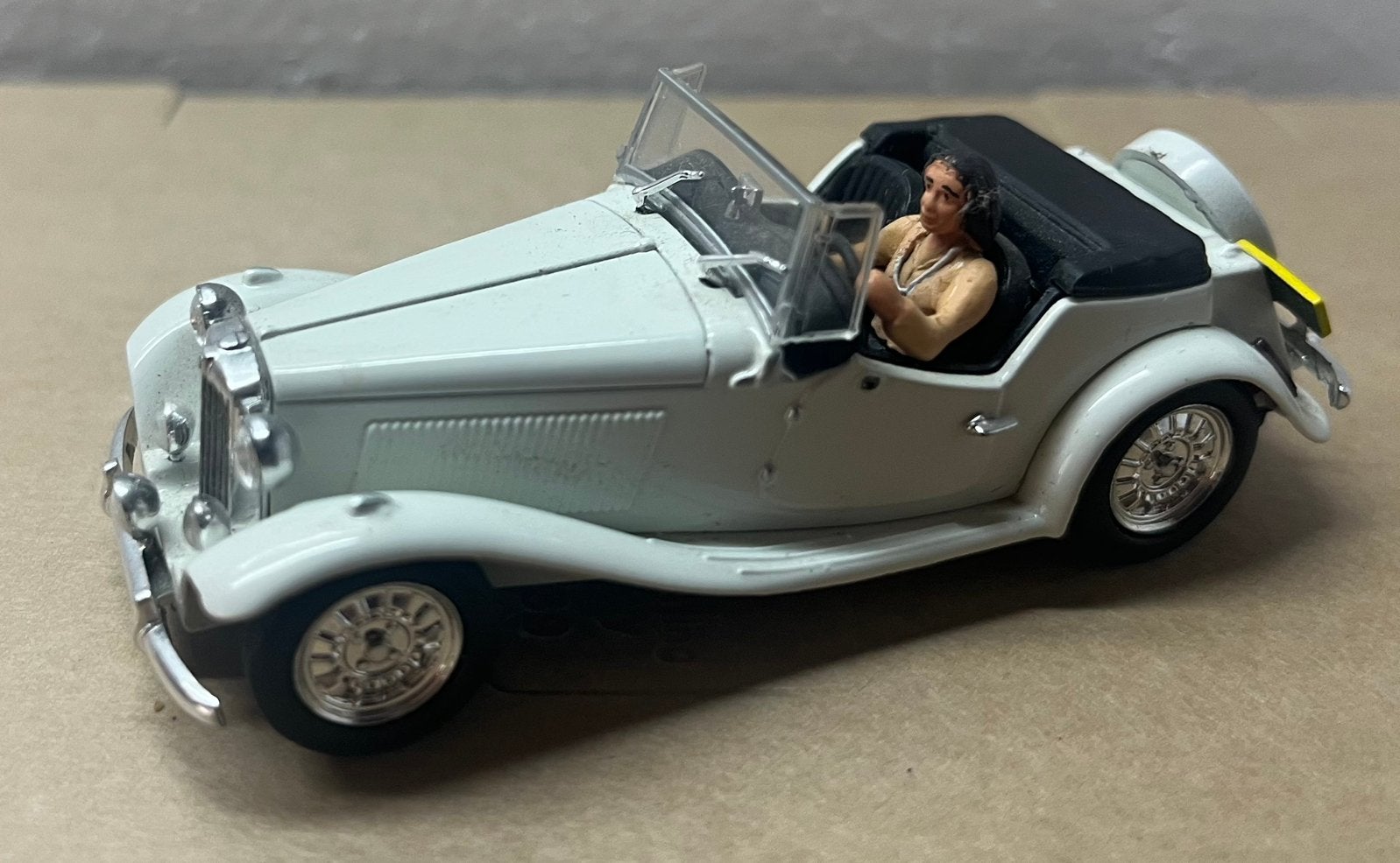 1:43 Universal Hobbies, MP Lafer ( MG TD), Hobby en Vrije tijd, Modelauto's | 1:43, Ophalen of Verzenden, Zo goed als nieuw, Auto