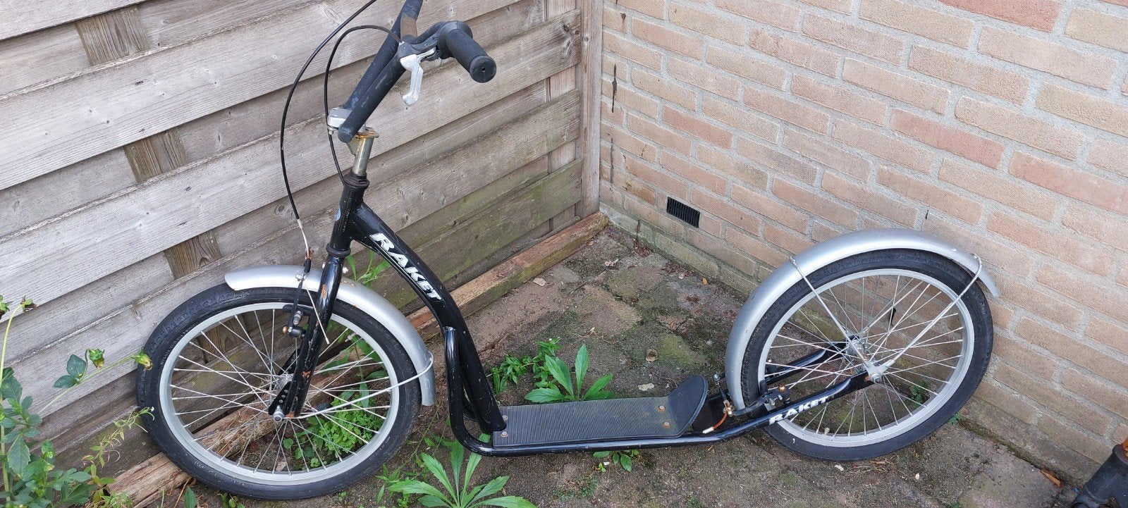 Grote step, 20 inch wielen, Ophalen, Gebruikt, Velgrem, Raket