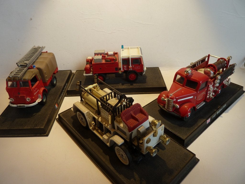 4 x BRANDWEER MODELLEN VOOR SLECHTS !!! >>>>>>€ 10.=, Ophalen of Verzenden, Zo goed als nieuw, Bus of Vrachtwagen, Overige merken