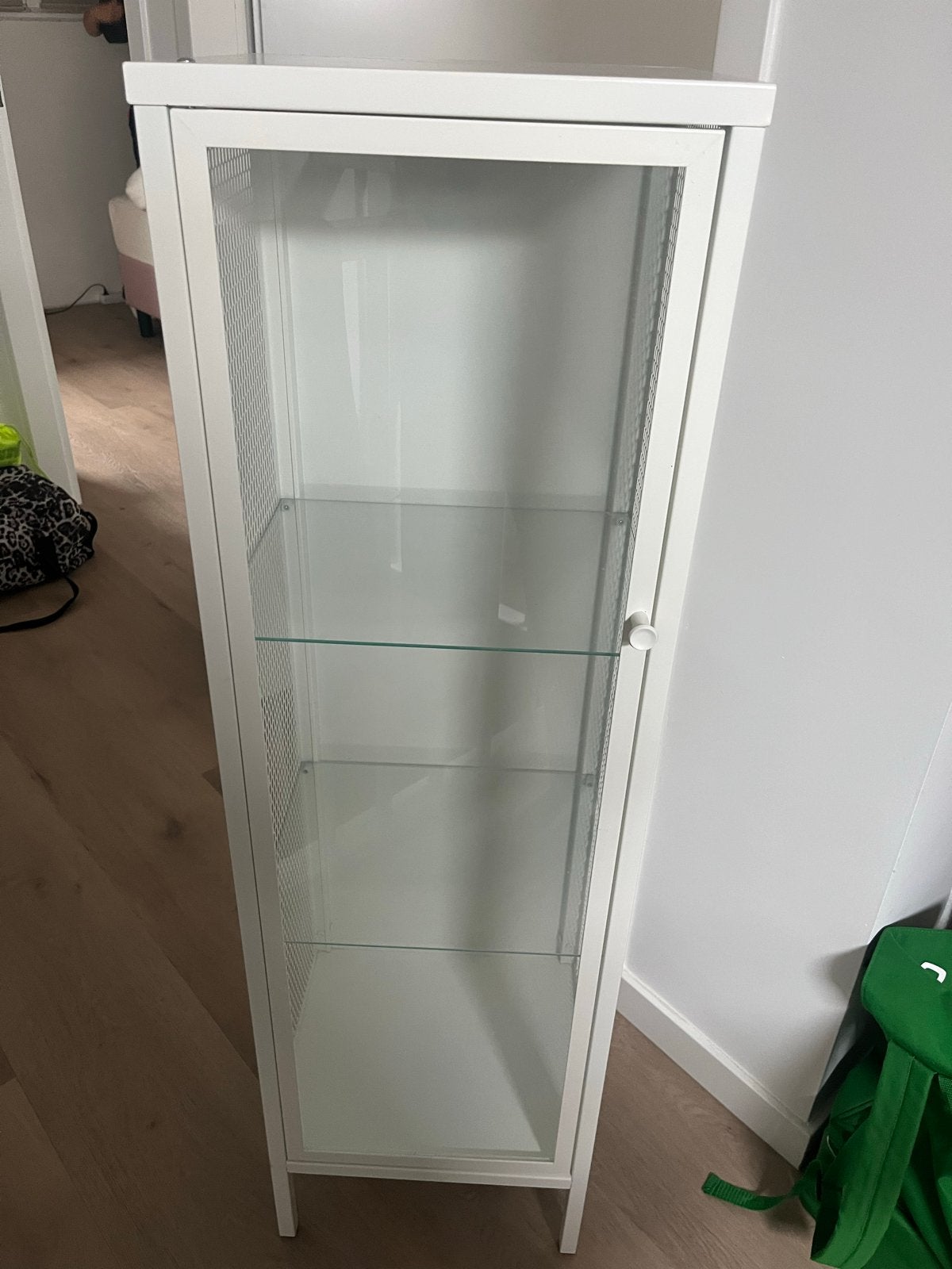 IKEA Detolf Vitrinekast - Wit met Glazen Planken, Ophalen, Minder dan 50 cm, Zo goed als nieuw, Metaal