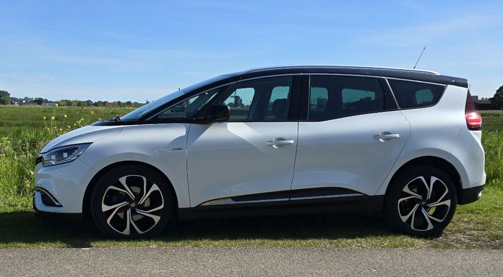 Renault Grand Scenic 1.2 TCE Bose! | 7Pers | Trekh | Massage, Voorwielaandrijving, Lichtsensor, Euro 6, 4 cilinders