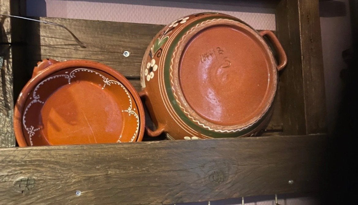 Decoratieve aardewerken schalen met handgeschilderde details, Ophalen of Verzenden