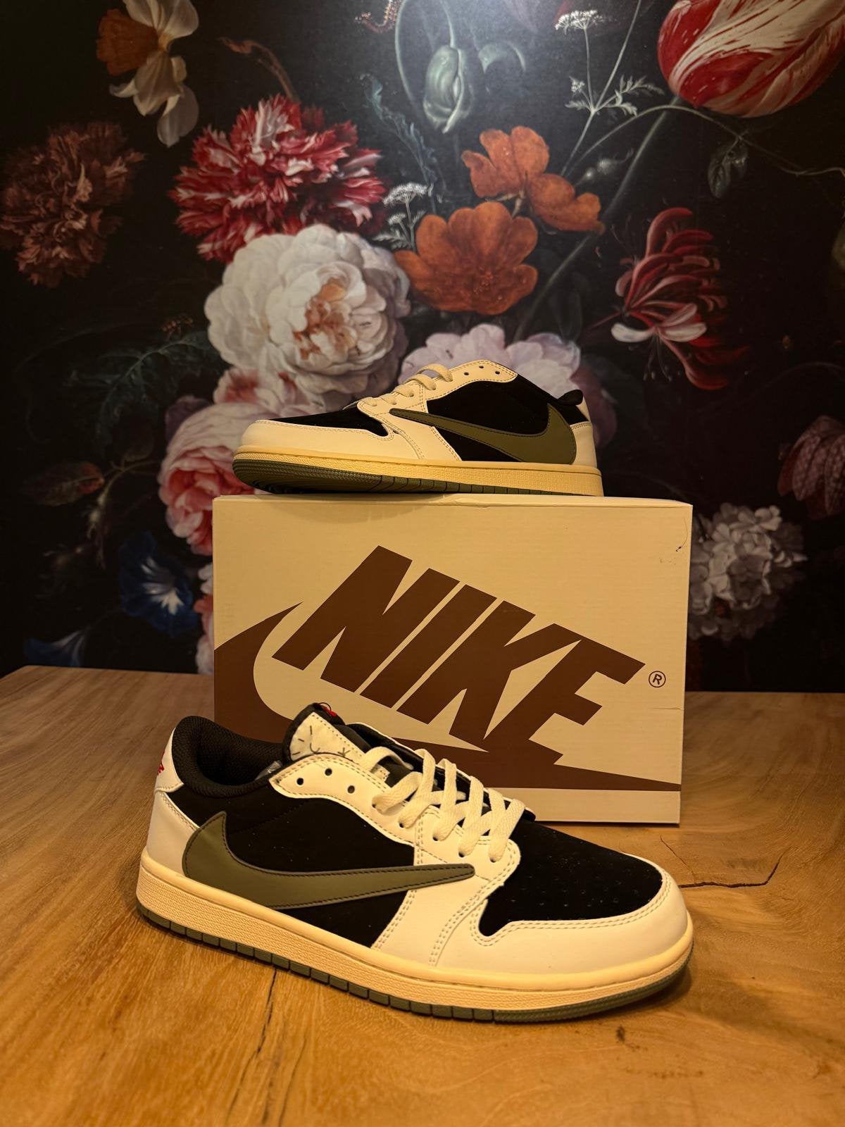 Travis scott schoenen sneakers olive ( 39 t/m 44, Kleding | Heren, Schoenen, Ophalen of Verzenden, Zo goed als nieuw, Overige kleuren