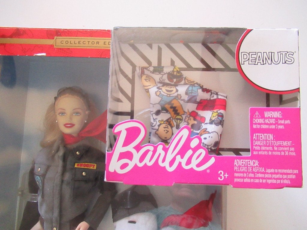 Barbie Doll met hond Snoopy en een shirtje uit 2001, Verzamelen, Ophalen, Zo goed als nieuw, Fashion Doll