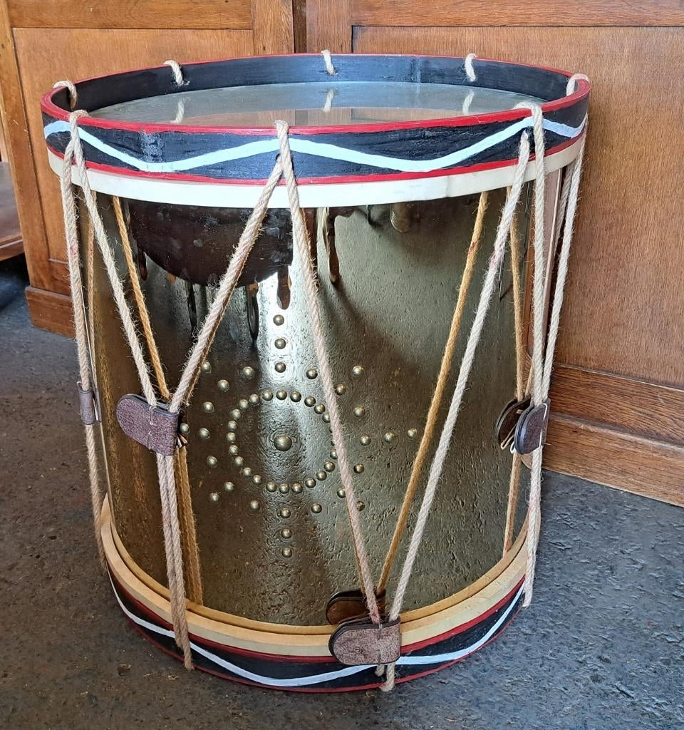 Bijzondere muzikale salontafel een grote trom met glasplaat, Ophalen
