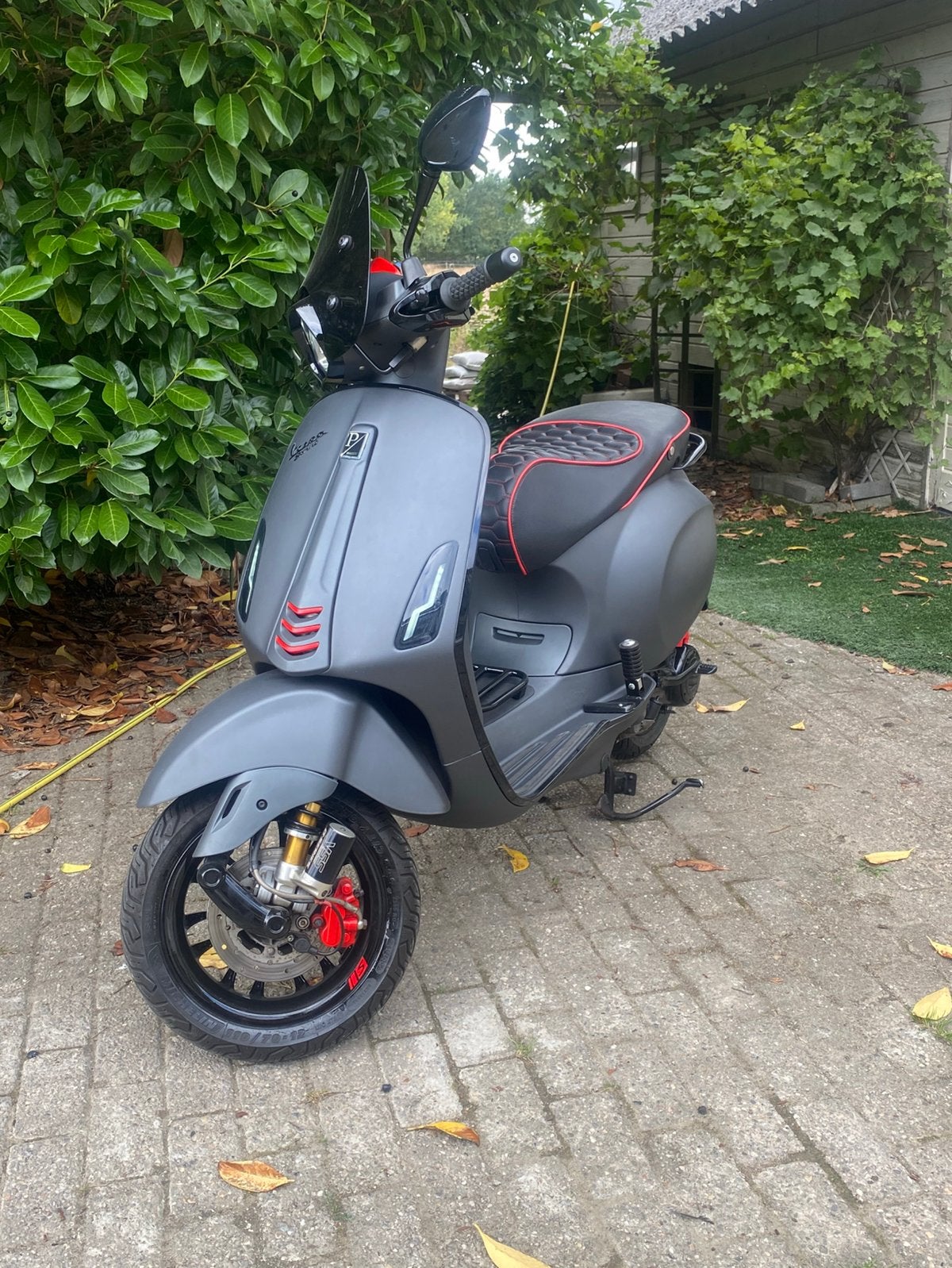 Bomvolle Vespa Sprint - 80cc Malossi - Akrapovic - rs zadel, Ophalen, Overige modellen, Maximaal 45 km/u, Zo goed als nieuw