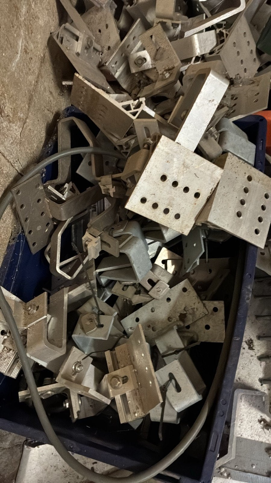 Diverse ventilatiebuizen, afzuigonderdelen en beugels, Ophalen, Gebruikt, Ventilator en Afzuiger