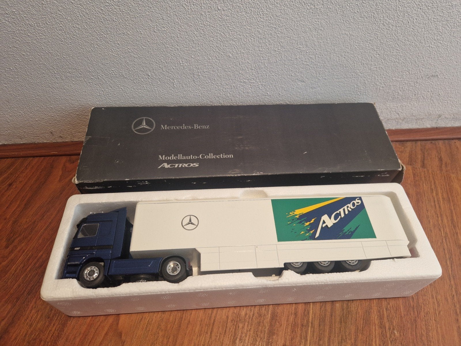 Mercedes-Benz Actros Modellauto-collectie Vrachtwagen, Overige merken, Groter dan 1:32, Ophalen of Verzenden, Zo goed als nieuw
