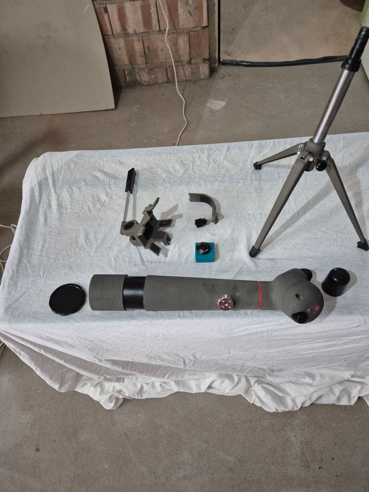 Vintage Telescoop met Statief - Gebruikt, Audio, Tv en Foto, Optische apparatuur | Telescopen, Gebruikt, Lenzentelescoop (refractor)